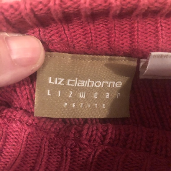 Liz Claiborne petite small pink sweater. Rarely worn if it all - Picture 2 of 7